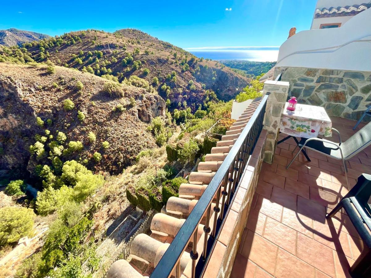 Apartamentos Axarquia , Frigiliana, Terraza Privada Con Vistas A La Montana Rio Y Al Mar Esterno foto