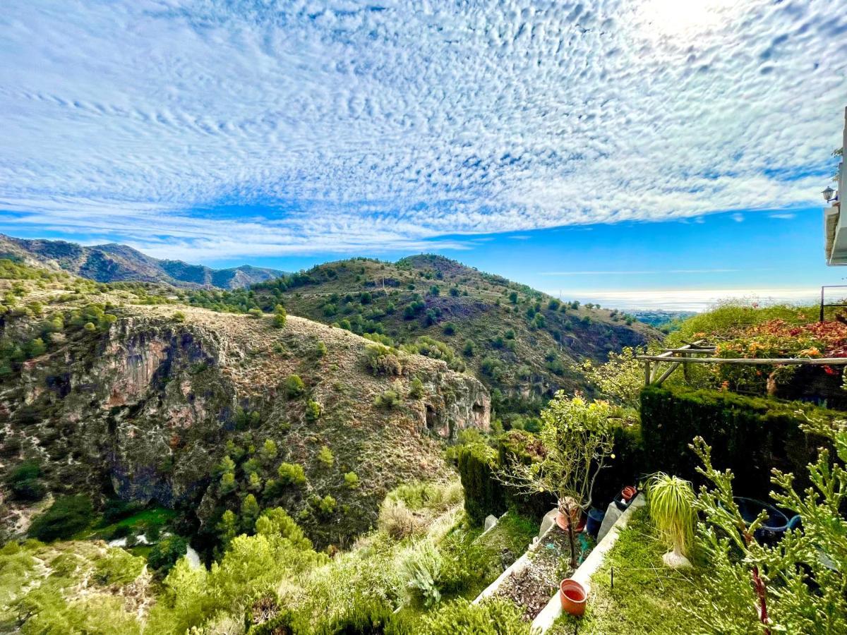 Apartamentos Axarquia , Frigiliana, Terraza Privada Con Vistas A La Montana Rio Y Al Mar Esterno foto