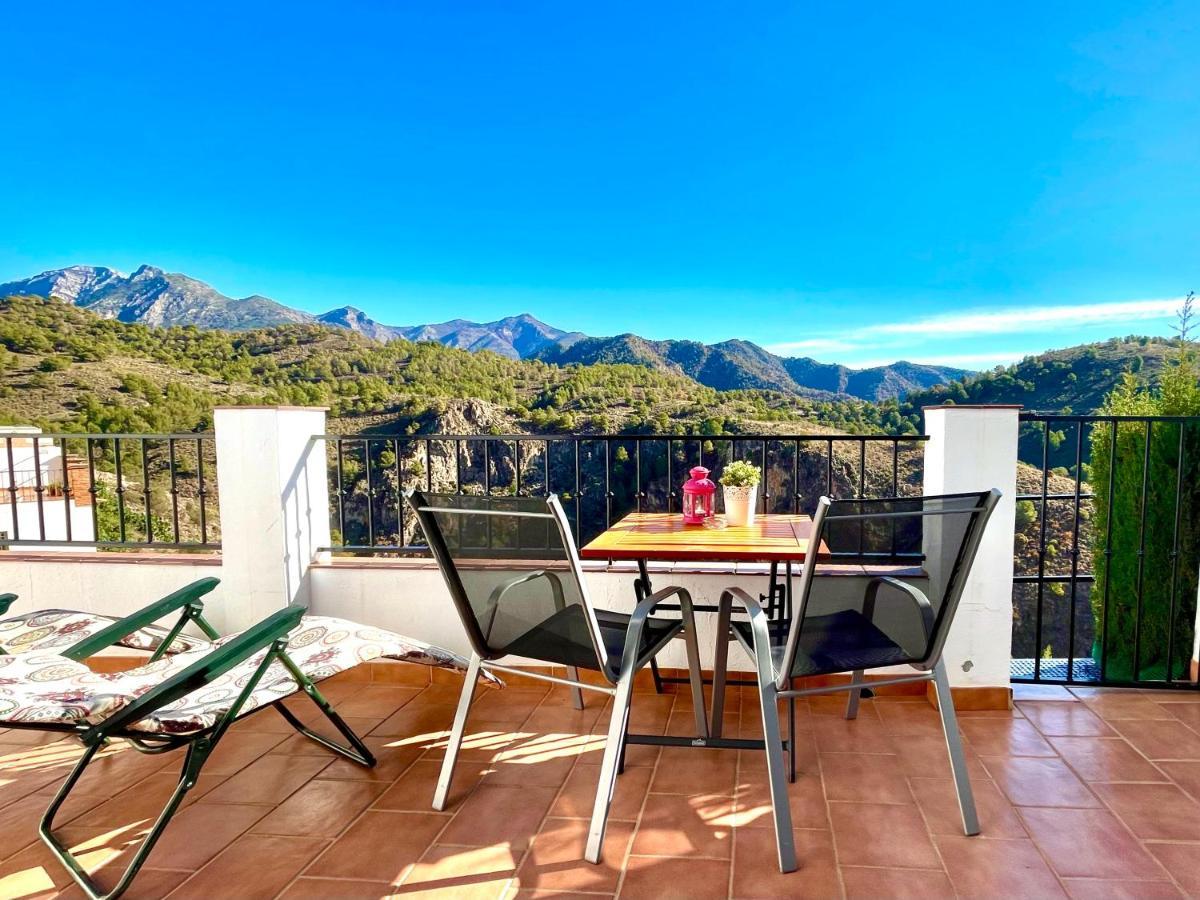 Apartamentos Axarquia , Frigiliana, Terraza Privada Con Vistas A La Montana Rio Y Al Mar Esterno foto