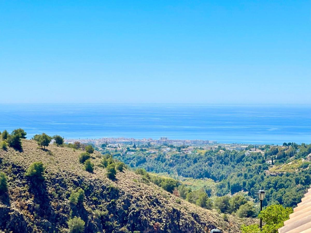 Apartamentos Axarquia , Frigiliana, Terraza Privada Con Vistas A La Montana Rio Y Al Mar Esterno foto