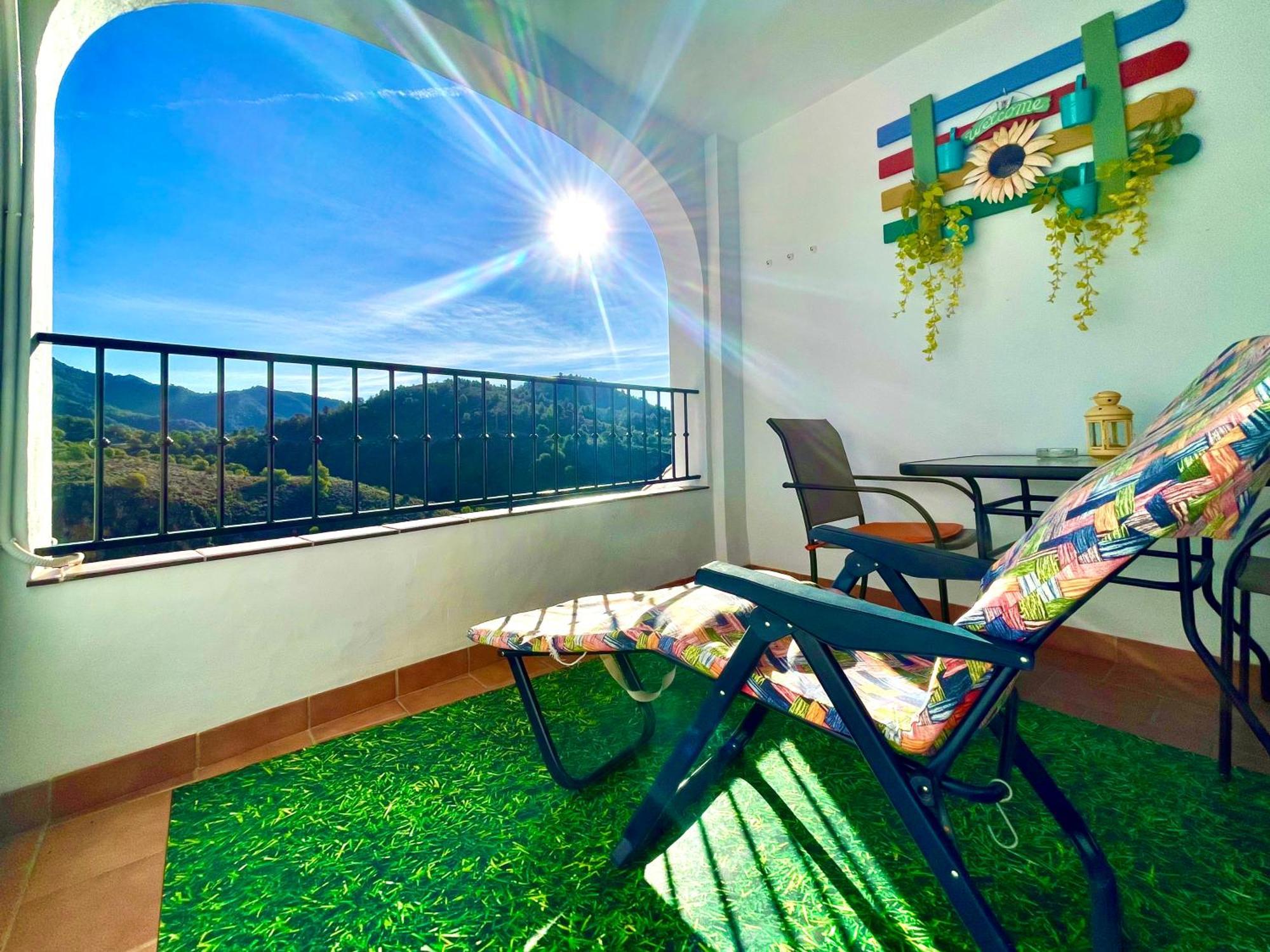 Apartamentos Axarquia , Frigiliana, Terraza Privada Con Vistas A La Montana Rio Y Al Mar Esterno foto