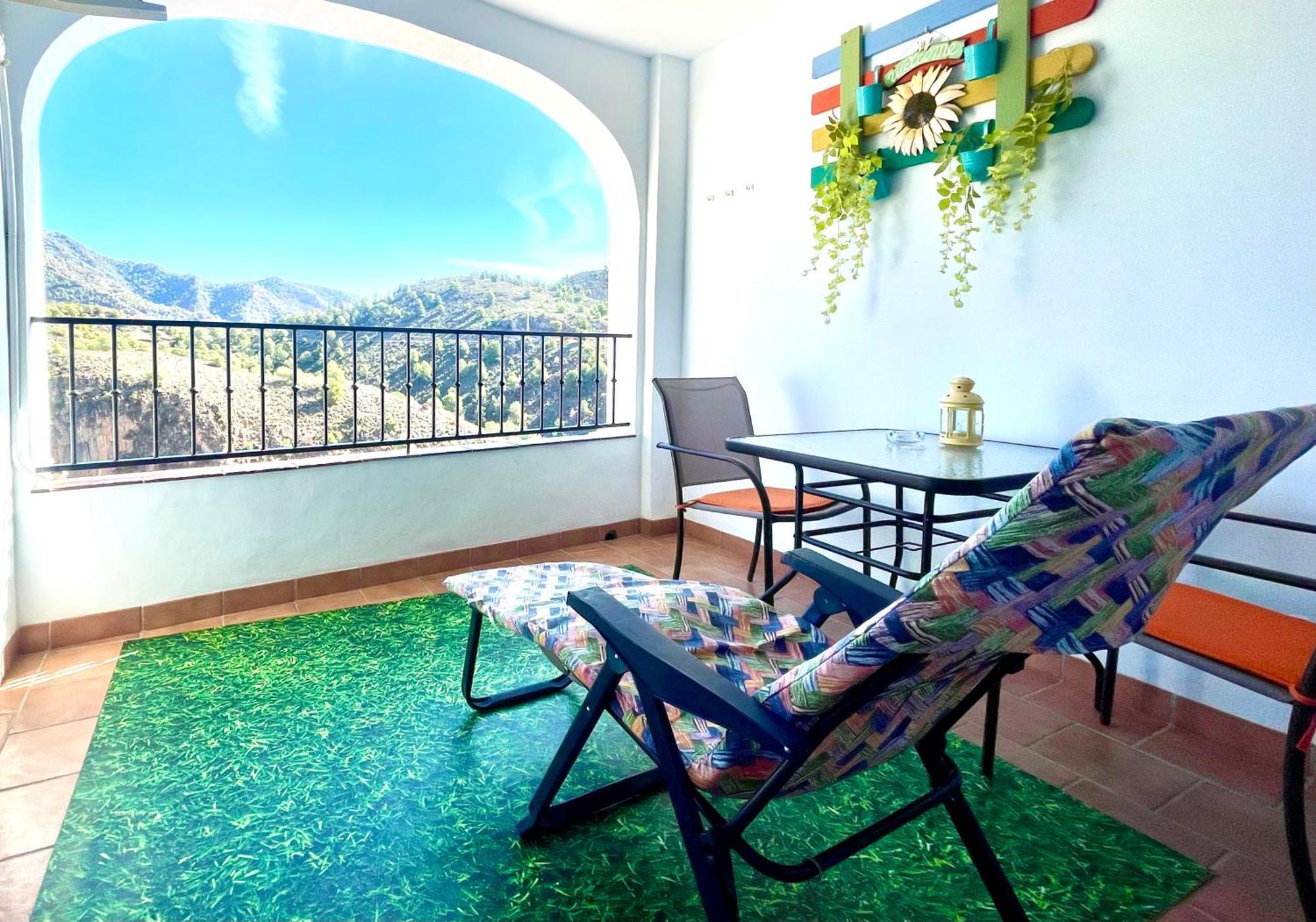 Apartamentos Axarquia , Frigiliana, Terraza Privada Con Vistas A La Montana Rio Y Al Mar Esterno foto
