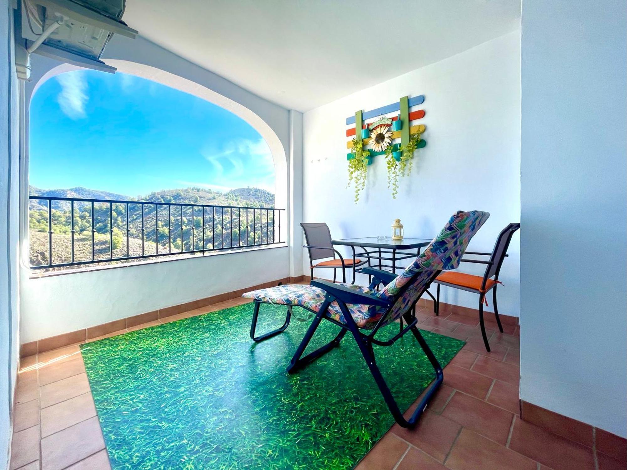 Apartamentos Axarquia , Frigiliana, Terraza Privada Con Vistas A La Montana Rio Y Al Mar Esterno foto
