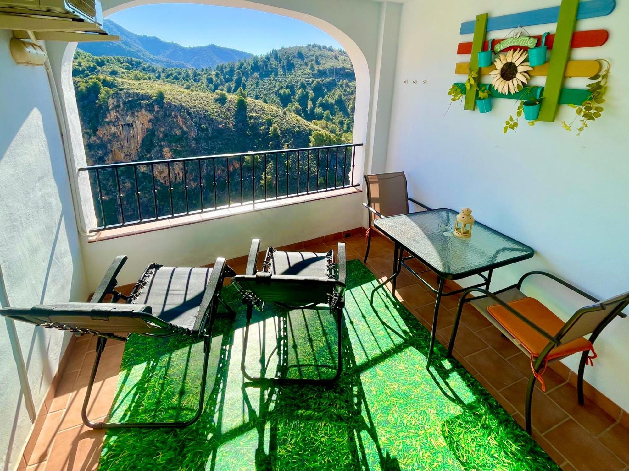 Apartamentos Axarquia , Frigiliana, Terraza Privada Con Vistas A La Montana Rio Y Al Mar Esterno foto