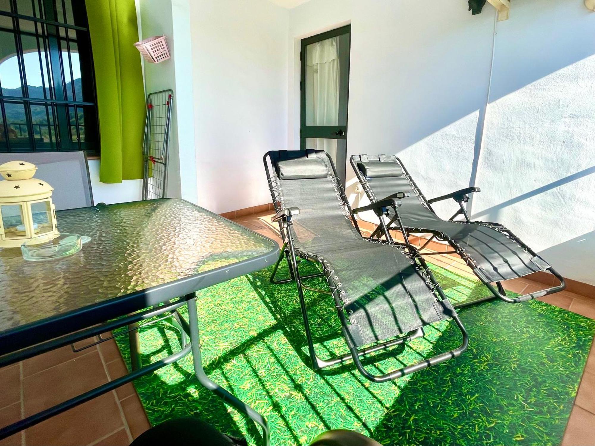 Apartamentos Axarquia , Frigiliana, Terraza Privada Con Vistas A La Montana Rio Y Al Mar Esterno foto