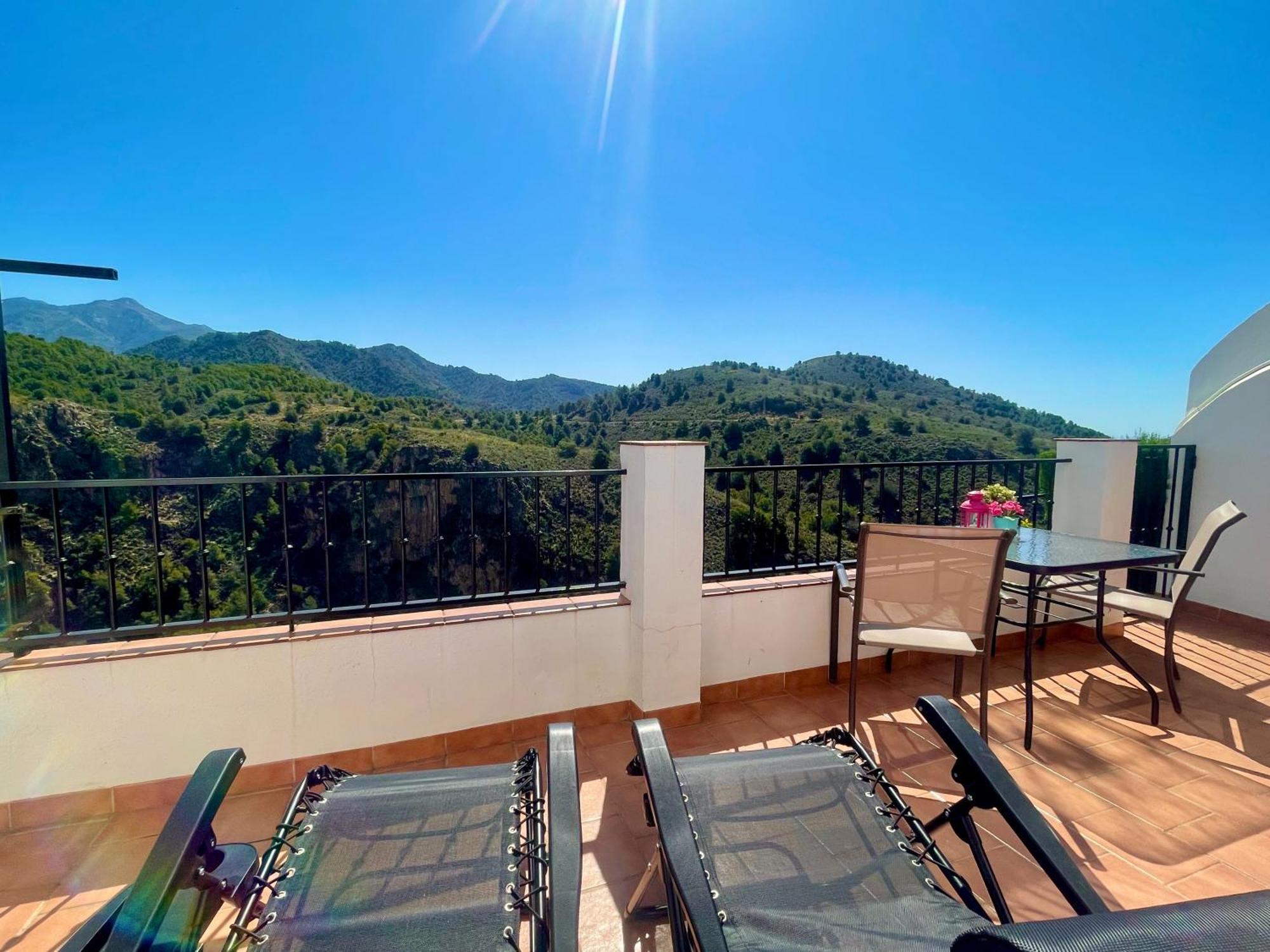 Apartamentos Axarquia , Frigiliana, Terraza Privada Con Vistas A La Montana Rio Y Al Mar Esterno foto