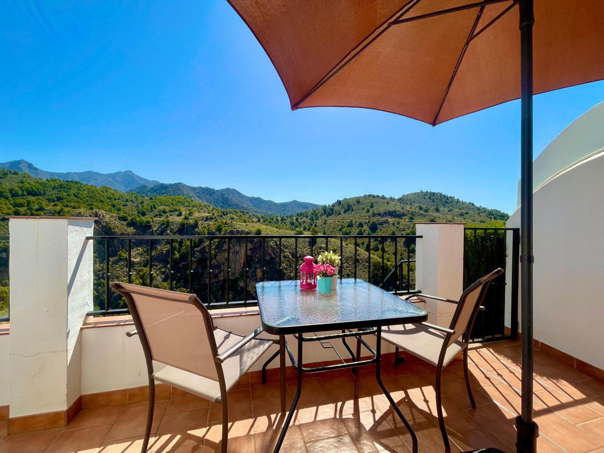 Apartamentos Axarquia , Frigiliana, Terraza Privada Con Vistas A La Montana Rio Y Al Mar Esterno foto